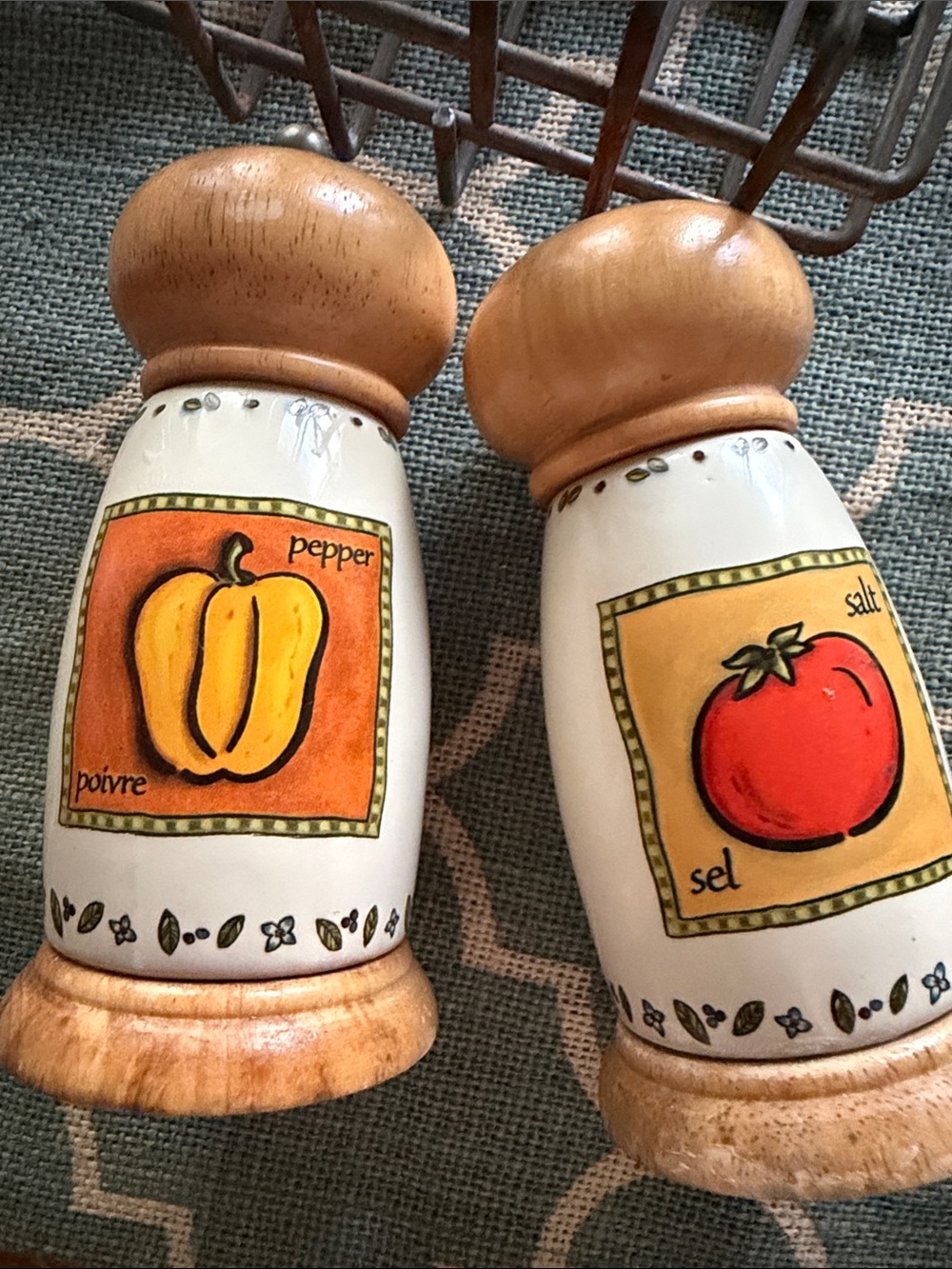 French style Salt & Pepper Shakers - Picture 6 of 12